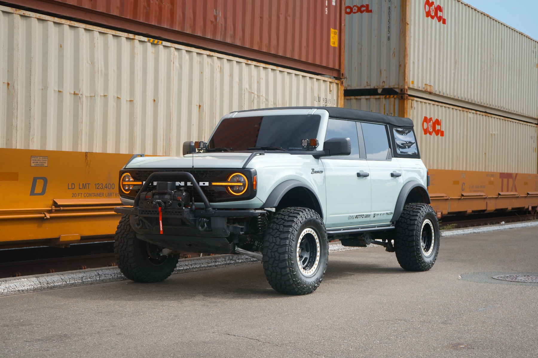 Mastertrack Badlands M/T Mud-Terrain Tire